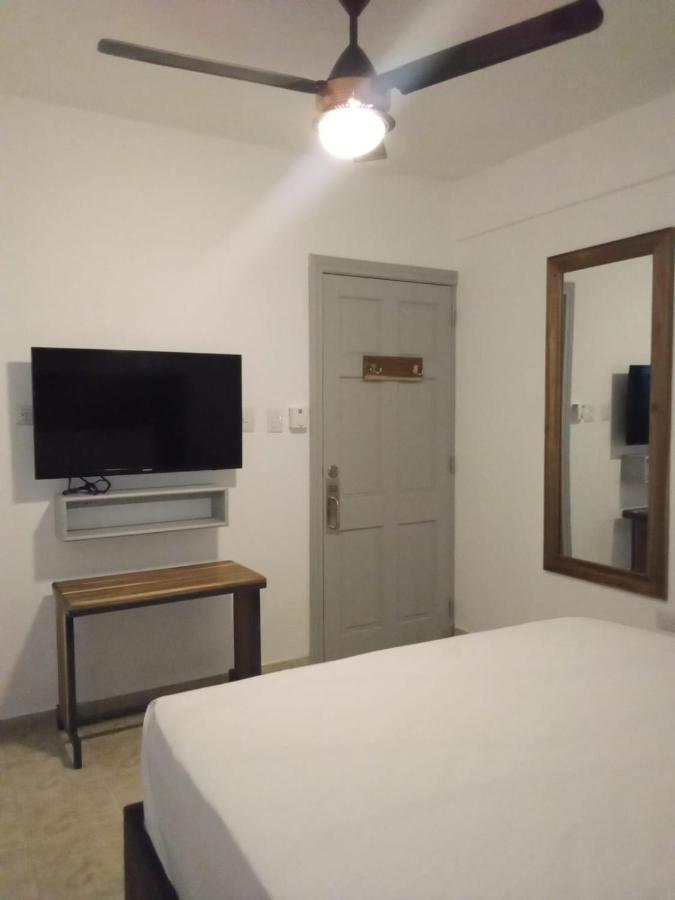Hostal Marina Samana Eksteriør bilde