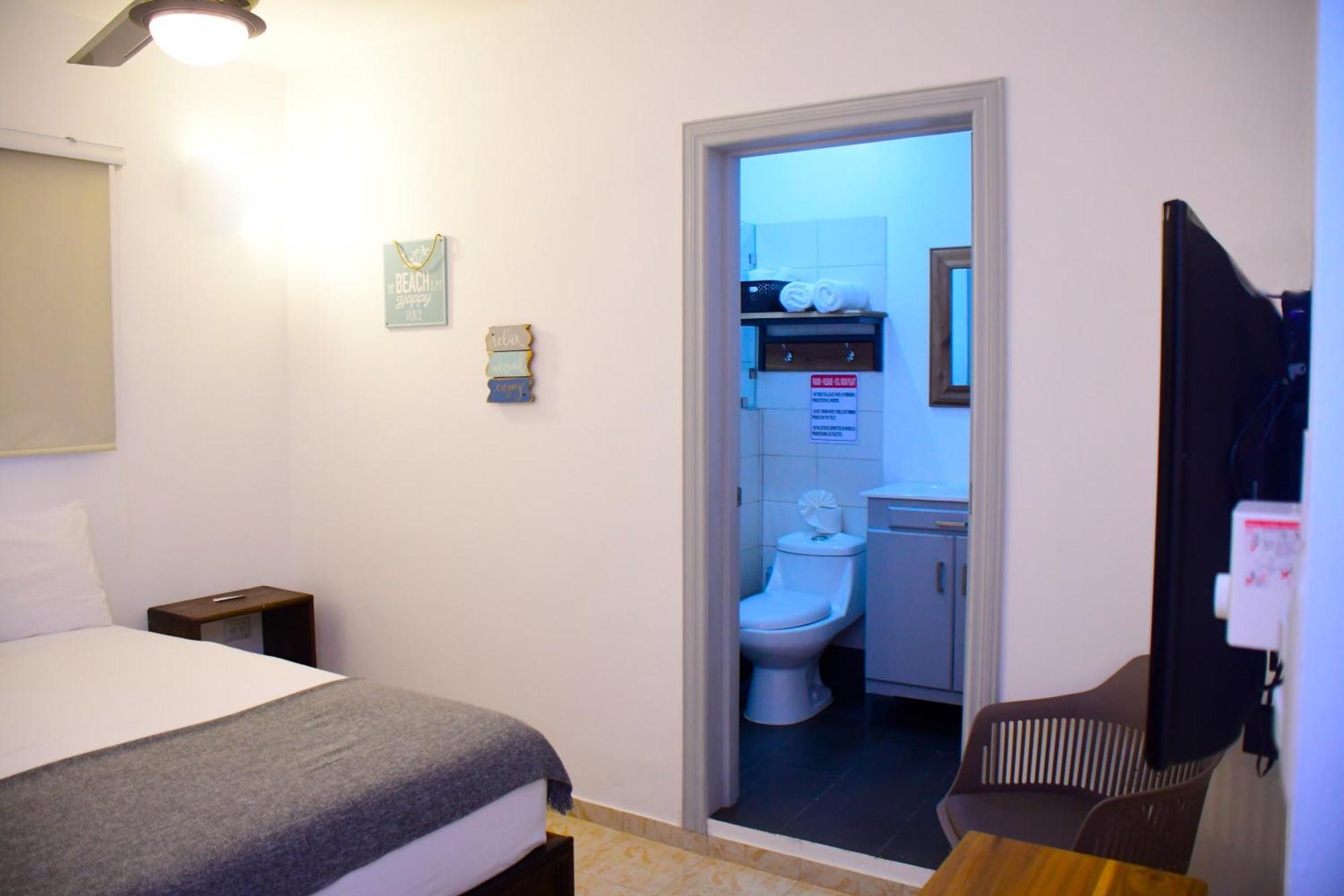 Hostal Marina Samana Eksteriør bilde