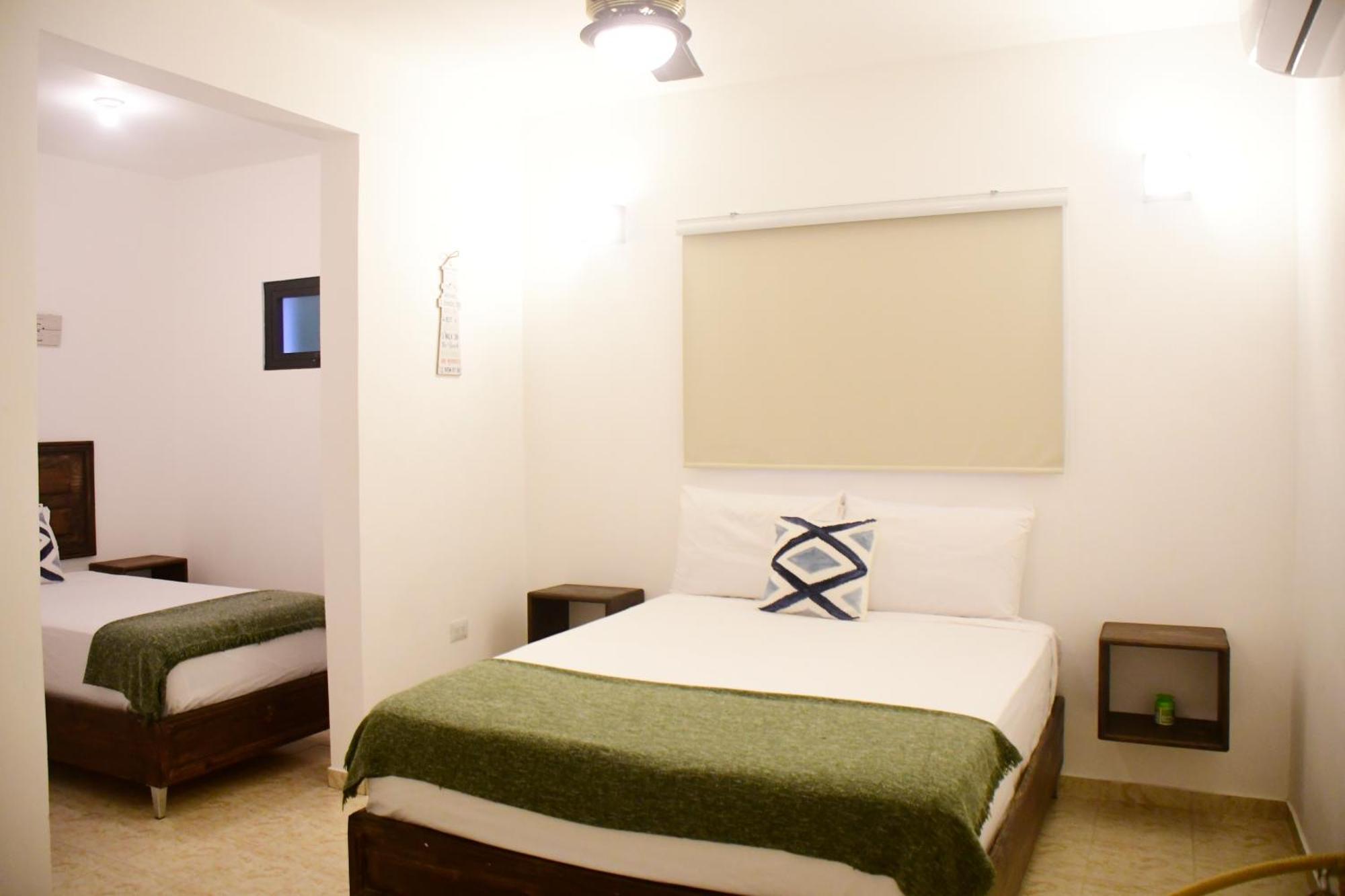 Hostal Marina Samana Eksteriør bilde